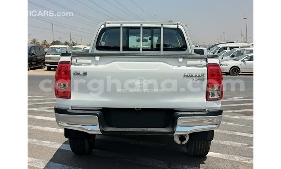Sayi Imported Toyota Hilux White Mota in Import - Dubai a Ashanti Sayi Imported Toyota Hilux White Mota in Import - Dubai a Ashanti