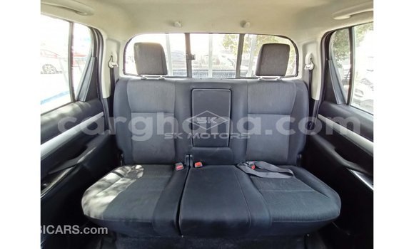 Sayi Imported Toyota Hilux White Mota in Import - Dubai a Ashanti Sayi Imported Toyota Hilux White Mota in Import - Dubai a Ashanti