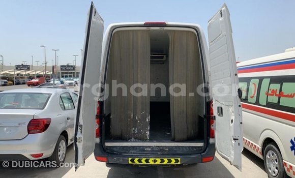 Sayi Imported Volkswagen Beetle White Mota in Import - Dubai a Ashanti Sayi Imported Volkswagen Beetle White Mota in Import - Dubai a Ashanti