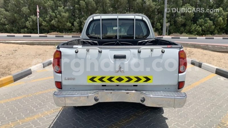 Big with watermark mitsubishi l200 ashanti import dubai 26006