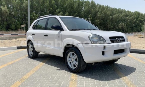 Buy Import Hyundai Tucson White Car in Import - Dubai in Ashanti Buy Import Hyundai Tucson White Car in Import - Dubai in Ashanti