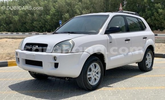 Buy Import Hyundai Tucson White Car in Import - Dubai in Ashanti Buy Import Hyundai Tucson White Car in Import - Dubai in Ashanti