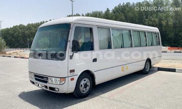 Ra Imported Mitsubishi Carisma funfun Ọkọ̀ in Import - Dubai ni Ashanti Ra Imported Mitsubishi Carisma funfun Ọkọ̀ in Import - Dubai ni Ashanti