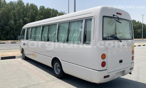 Ra Imported Mitsubishi Carisma funfun Ọkọ̀ in Import - Dubai ni Ashanti Ra Imported Mitsubishi Carisma funfun Ọkọ̀ in Import - Dubai ni Ashanti