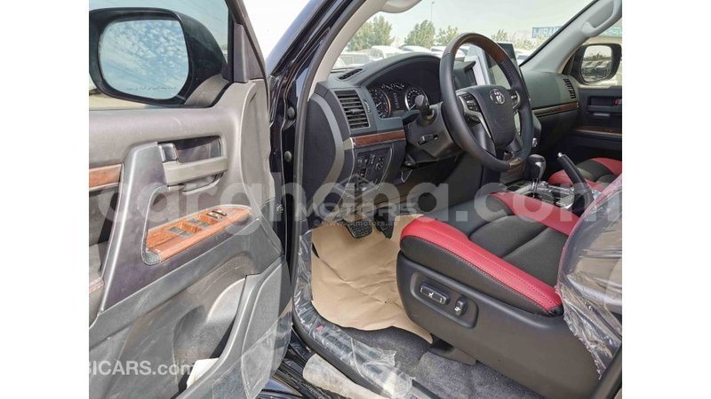 Big with watermark toyota land cruiser ashanti import dubai 26036