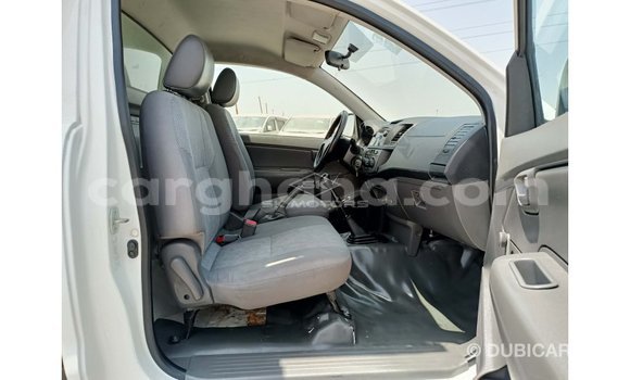 Buy Import Toyota Hilux White Car in Import - Dubai in Ashanti Buy Import Toyota Hilux White Car in Import - Dubai in Ashanti