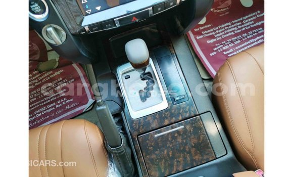 Sayi Imported Toyota Land Cruiser White Mota in Import - Dubai a Ashanti Sayi Imported Toyota Land Cruiser White Mota in Import - Dubai a Ashanti