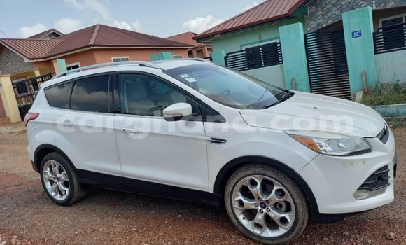 Buy Used Ford Escape White Car in Accra in Greater Accra Buy Used Ford Escape White Car in Accra in Greater Accra
