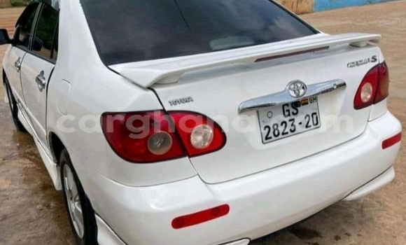 Ra Àlòkù Toyota Corolla funfun Ọkọ̀ in Accra ni Greater Accra Ra Àlòkù Toyota Corolla funfun Ọkọ̀ in Accra ni Greater Accra
