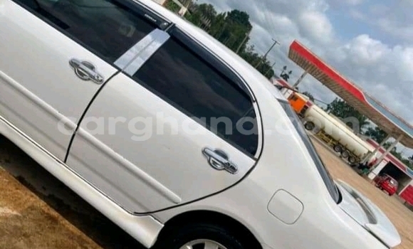 Ra Àlòkù Toyota Corolla funfun Ọkọ̀ in Accra ni Greater Accra Ra Àlòkù Toyota Corolla funfun Ọkọ̀ in Accra ni Greater Accra