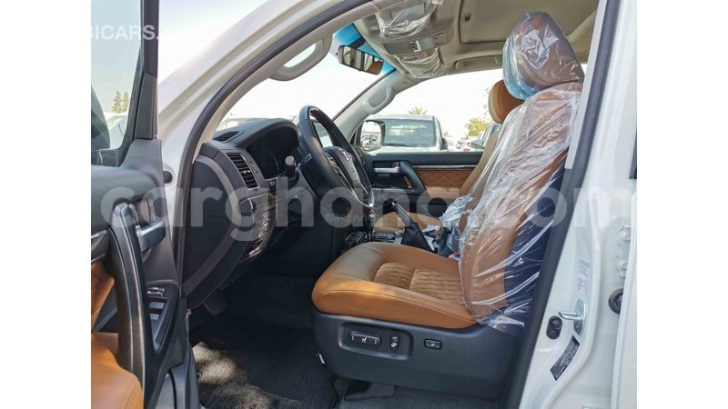 Big with watermark toyota land cruiser ashanti import dubai 26149