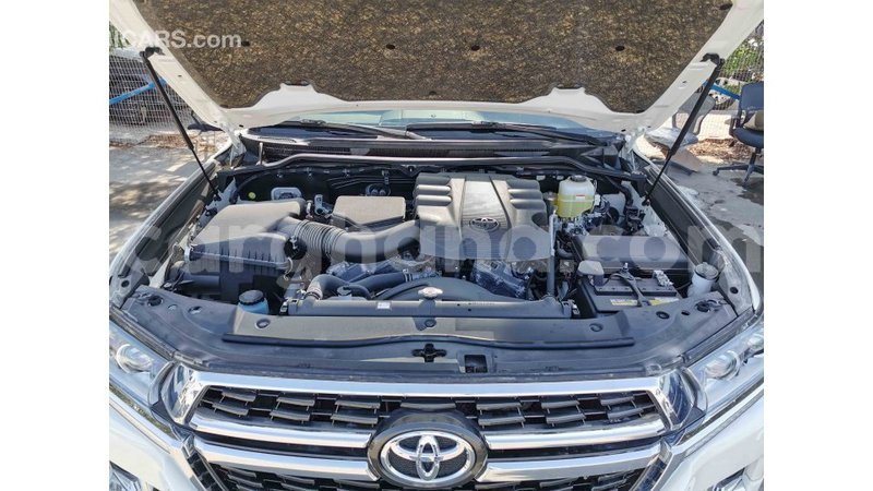 Big with watermark toyota land cruiser ashanti import dubai 26149