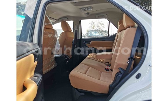 Sayi Imported Toyota Fortuner White Mota in Import - Dubai a Ashanti Sayi Imported Toyota Fortuner White Mota in Import - Dubai a Ashanti