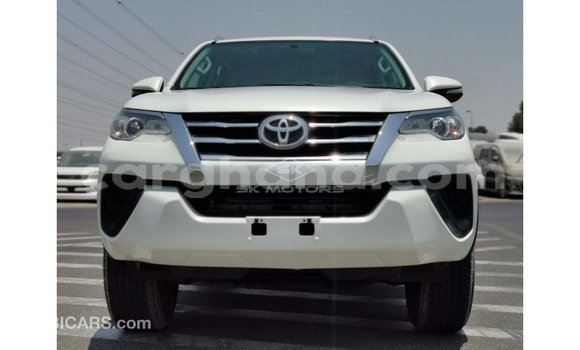 Sayi Imported Toyota Fortuner White Mota in Import - Dubai a Ashanti Sayi Imported Toyota Fortuner White Mota in Import - Dubai a Ashanti