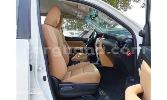 Sayi Imported Toyota Fortuner White Mota in Import - Dubai a Ashanti Sayi Imported Toyota Fortuner White Mota in Import - Dubai a Ashanti