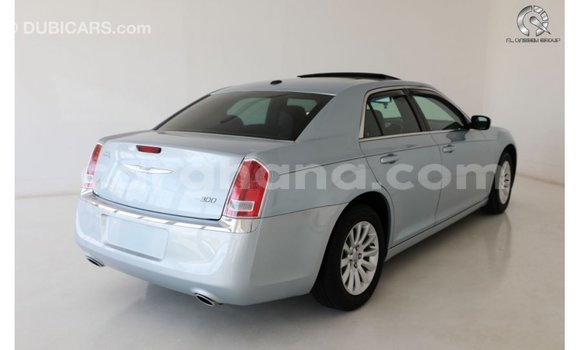 Sayi Imported Chrysler 300 Blue Mota in Import - Dubai a Ashanti Sayi Imported Chrysler 300 Blue Mota in Import - Dubai a Ashanti