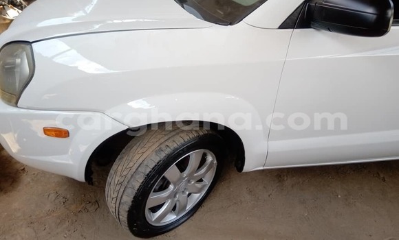 Buy Used Hyundai Tucson White Car in Accra in Greater Accra Buy Used Hyundai Tucson White Car in Accra in Greater Accra