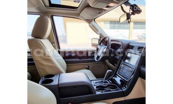 Sayi Imported Lincoln Navigator Red Mota in Import - Dubai a Ashanti Sayi Imported Lincoln Navigator Red Mota in Import - Dubai a Ashanti