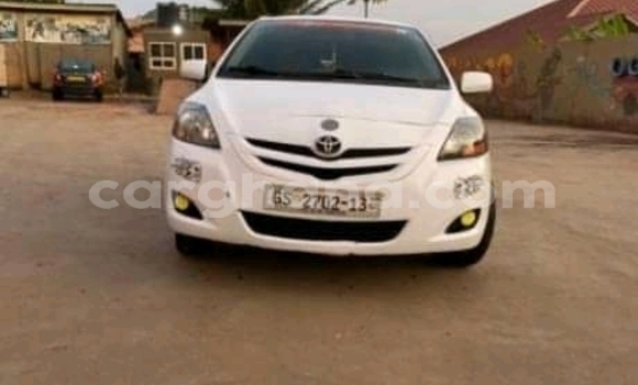 Buy Used Toyota Yaris White Car in Accra in Greater Accra Buy Used Toyota Yaris White Car in Accra in Greater Accra