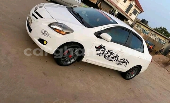 Buy Used Toyota Yaris White Car in Accra in Greater Accra Buy Used Toyota Yaris White Car in Accra in Greater Accra