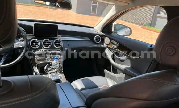 Buy Used Mercedes‒Benz 300CD White Car in Accra in Greater Accra Buy Used Mercedes‒Benz 300CD White Car in Accra in Greater Accra