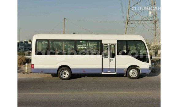 Ra Imported Toyota Coaster funfun Ọkọ̀ in Import - Dubai ni Ashanti Ra Imported Toyota Coaster funfun Ọkọ̀ in Import - Dubai ni Ashanti