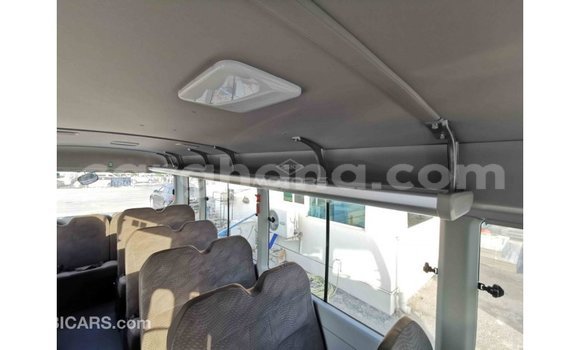 Ra Imported Toyota Coaster funfun Ọkọ̀ in Import - Dubai ni Ashanti Ra Imported Toyota Coaster funfun Ọkọ̀ in Import - Dubai ni Ashanti