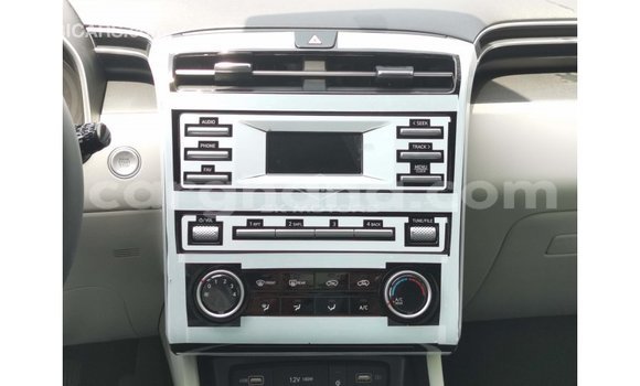 Sayi Imported Hyundai Tucson White Mota in Import - Dubai a Ashanti Sayi Imported Hyundai Tucson White Mota in Import - Dubai a Ashanti