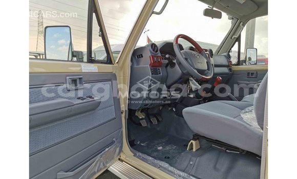 Sayi Imported Toyota Land Cruiser M Mota in Import - Dubai a Ashanti Sayi Imported Toyota Land Cruiser M Mota in Import - Dubai a Ashanti