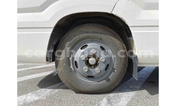 Ra Imported Toyota Coaster funfun Ọkọ̀ in Import - Dubai ni Ashanti Ra Imported Toyota Coaster funfun Ọkọ̀ in Import - Dubai ni Ashanti