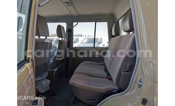 Buy Import Toyota Land Cruiser Beige Car in Import - Dubai in Ashanti Buy Import Toyota Land Cruiser Beige Car in Import - Dubai in Ashanti