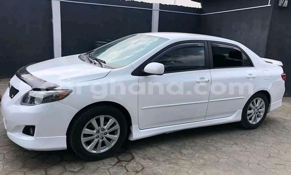 Sayi Na hannu Toyota Corolla White Mota in Accra a Greater Accra Sayi Na hannu Toyota Corolla White Mota in Accra a Greater Accra