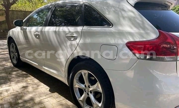 Sayi Na hannu Toyota Venza White Mota in Accra a Greater Accra