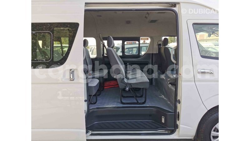 Big with watermark toyota hiace ashanti import dubai 26395