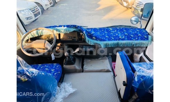 Ra Imported Toyota Coaster funfun Ọkọ̀ in Import - Dubai ni Ashanti Ra Imported Toyota Coaster funfun Ọkọ̀ in Import - Dubai ni Ashanti