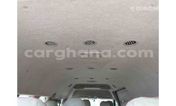 Sayi Imported Toyota Hiace White Mota in Import - Dubai a Ashanti Sayi Imported Toyota Hiace White Mota in Import - Dubai a Ashanti