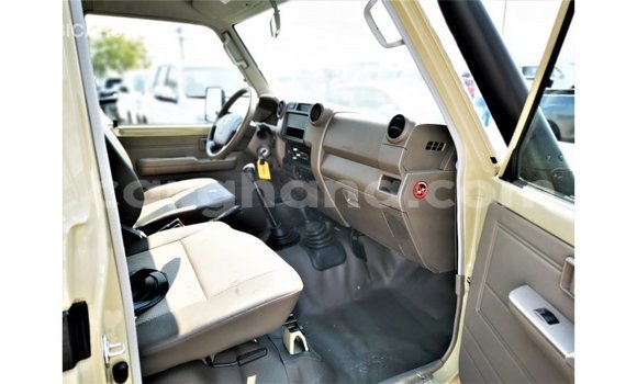 Buy Import Toyota Land Cruiser Beige Car in Import - Dubai in Ashanti Buy Import Toyota Land Cruiser Beige Car in Import - Dubai in Ashanti