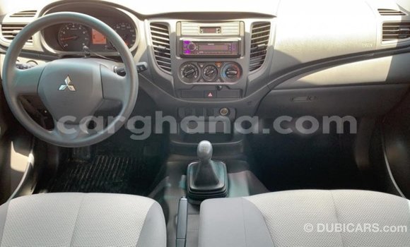 Ra Imported Mitsubishi L200 funfun Ọkọ̀ in Import - Dubai ni Ashanti Ra Imported Mitsubishi L200 funfun Ọkọ̀ in Import - Dubai ni Ashanti