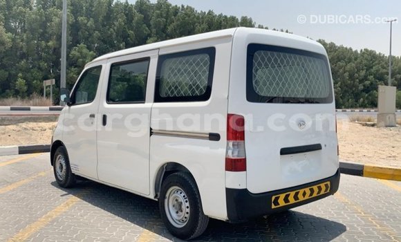 Ra Imported Daihatsu Sirion funfun Ọkọ̀ in Import - Dubai ni Ashanti Ra Imported Daihatsu Sirion funfun Ọkọ̀ in Import - Dubai ni Ashanti