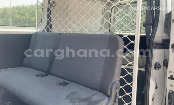 Ra Imported Mitsubishi Fuso funfun Ọkọ̀ akẹ́rù ńlá in Import - Dubai ni Ashanti Ra Imported Mitsubishi Fuso funfun Ọkọ̀ akẹ́rù ńlá in Import - Dubai ni Ashanti
