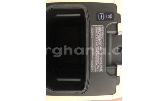 Ra Imported Toyota Land Cruiser funfun Ọkọ̀ in Import - Dubai ni Ashanti Ra Imported Toyota Land Cruiser funfun Ọkọ̀ in Import - Dubai ni Ashanti