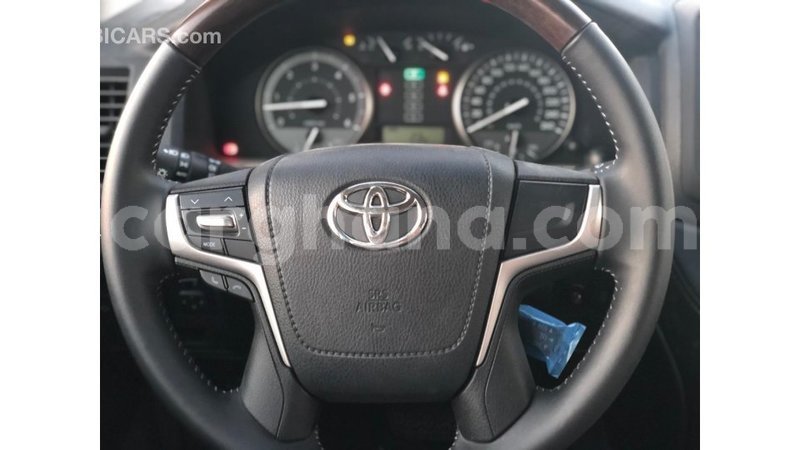 Big with watermark toyota land cruiser ashanti import dubai 26558