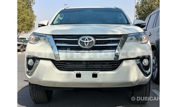 Ra Imported Toyota Fortuner funfun Ọkọ̀ in Import - Dubai ni Ashanti Ra Imported Toyota Fortuner funfun Ọkọ̀ in Import - Dubai ni Ashanti