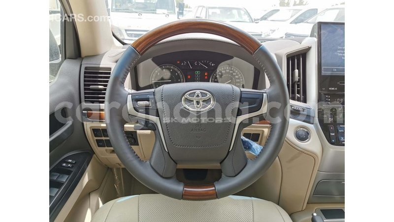 Big with watermark toyota land cruiser ashanti import dubai 26579