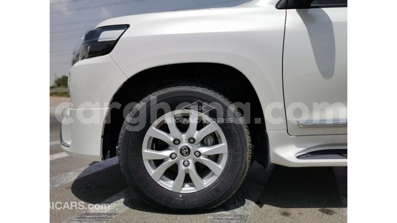 Big with watermark toyota land cruiser ashanti import dubai 26579