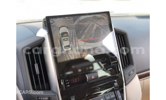 Ra Imported Toyota Land Cruiser funfun Ọkọ̀ in Import - Dubai ni Ashanti Ra Imported Toyota Land Cruiser funfun Ọkọ̀ in Import - Dubai ni Ashanti