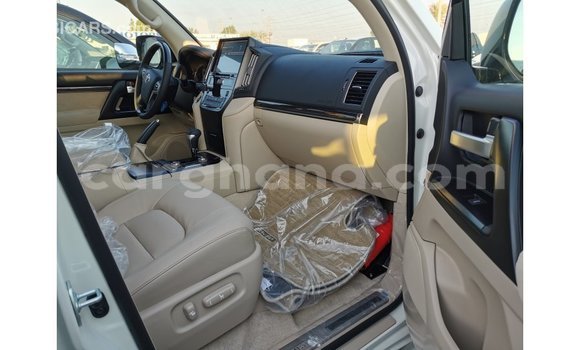 Ra Imported Toyota Land Cruiser funfun Ọkọ̀ in Import - Dubai ni Ashanti Ra Imported Toyota Land Cruiser funfun Ọkọ̀ in Import - Dubai ni Ashanti