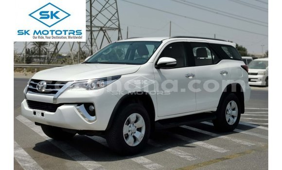 Sayi Imported Toyota Fortuner White Mota in Import - Dubai a Ashanti Sayi Imported Toyota Fortuner White Mota in Import - Dubai a Ashanti