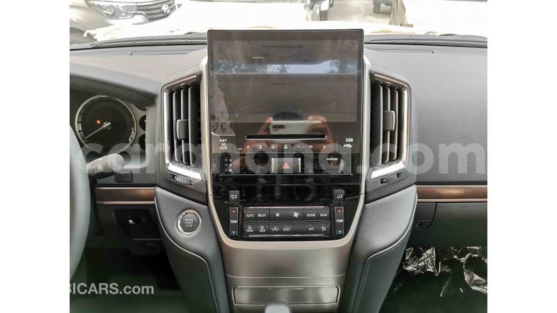 Big with watermark toyota land cruiser ashanti import dubai 26613