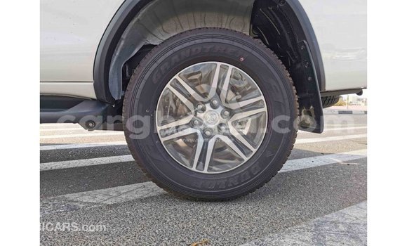 Buy Import Toyota Fortuner White Car in Import - Dubai in Ashanti Buy Import Toyota Fortuner White Car in Import - Dubai in Ashanti
